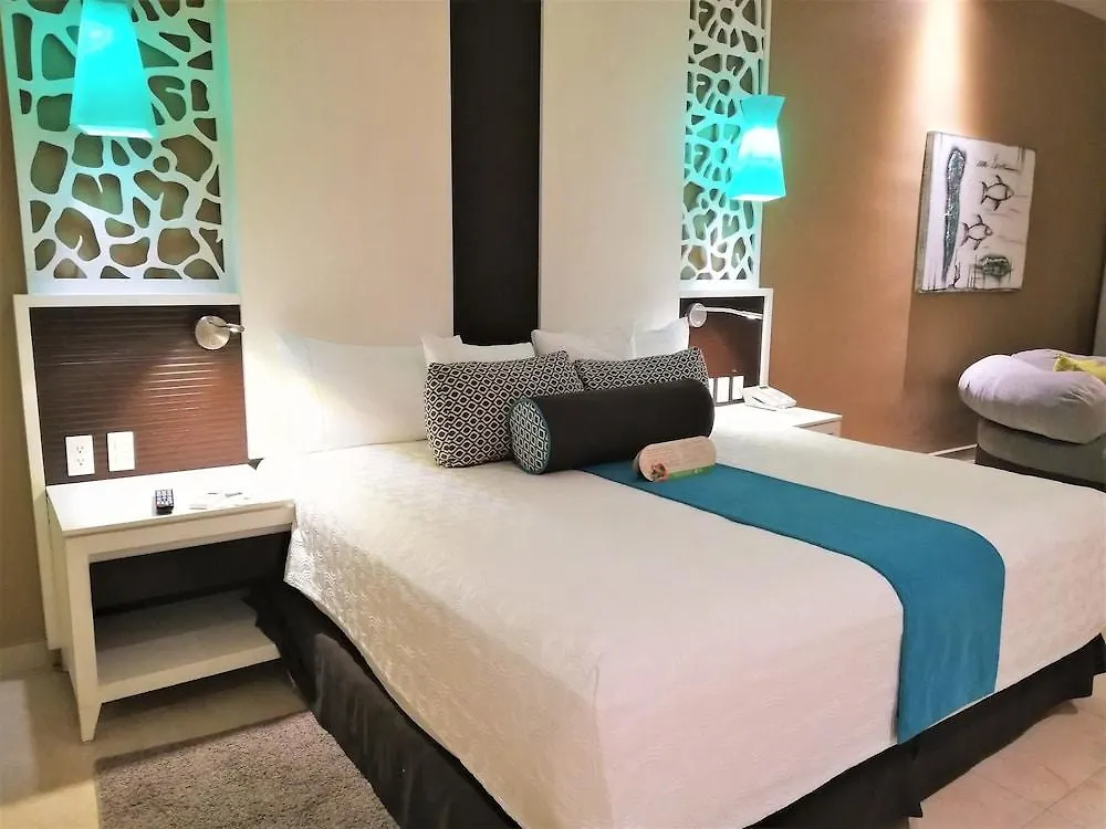 ***** Resort El Dorado Seaside Palms, Catamaran, Cenote & More Inclusive (Adults Only) Xpu Ha Mexico